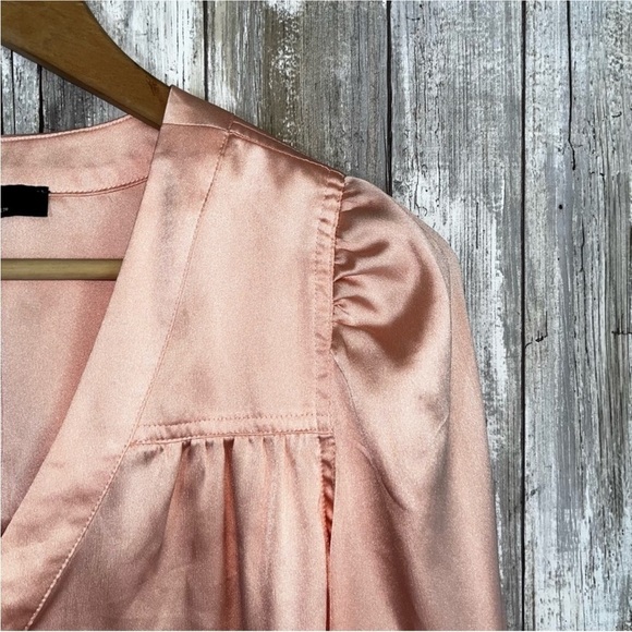 White House Black Market Peachy Pink Satin Blouse - Picture 4 of 6